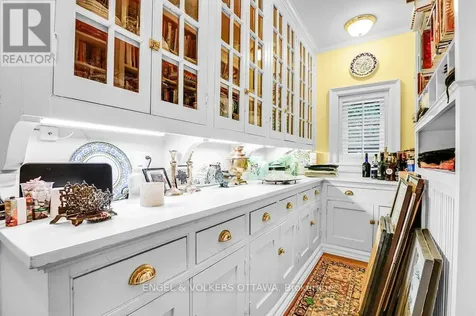 202 Cloverdale Road Ottawa ON K1M 0X2