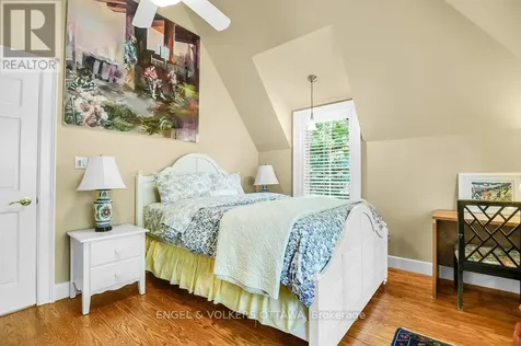 202 Cloverdale Road Ottawa ON K1M 0X2