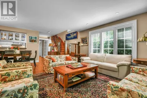 202 Cloverdale Road Ottawa ON K1M 0X2