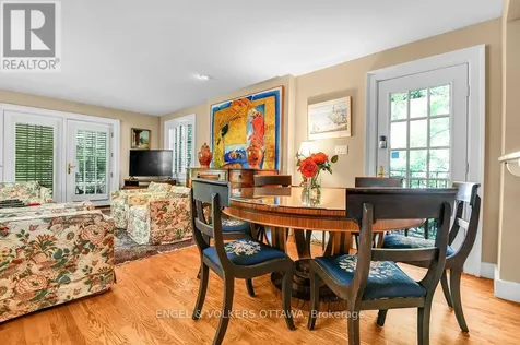 202 Cloverdale Road Ottawa ON K1M 0X2