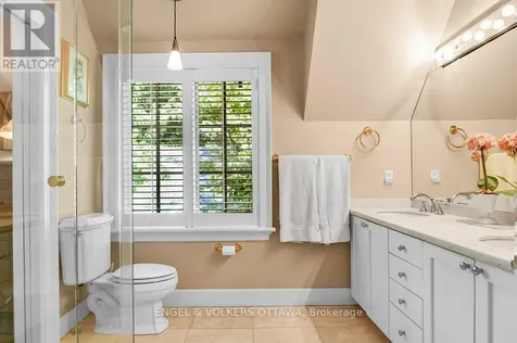 202 Cloverdale Road Ottawa ON K1M 0X2