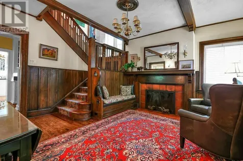 202 Cloverdale Road Ottawa ON K1M 0X2