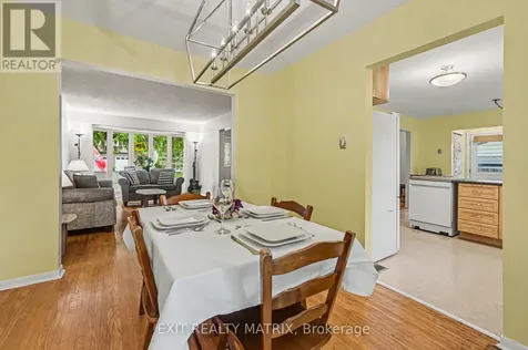 18 Highpark Crescent Ottawa ON K1B 3G8