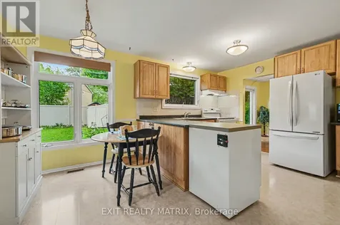 18 Highpark Crescent Ottawa ON K1B 3G8