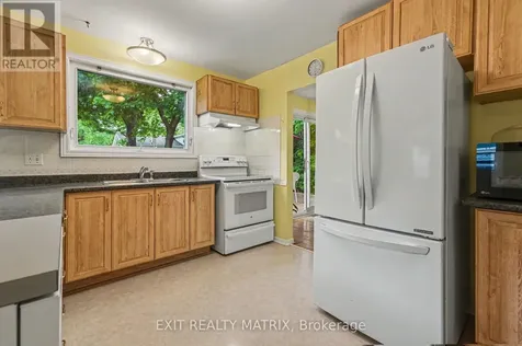 18 Highpark Crescent Ottawa ON K1B 3G8