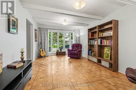 18 Highpark Crescent Ottawa ON K1B 3G8