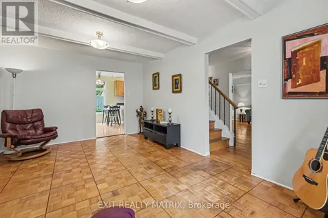18 Highpark Crescent Ottawa ON K1B 3G8