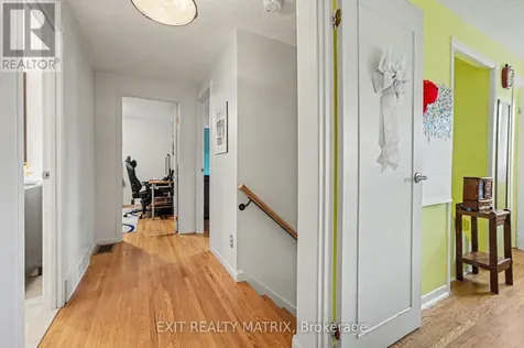 18 Highpark Crescent Ottawa ON K1B 3G8