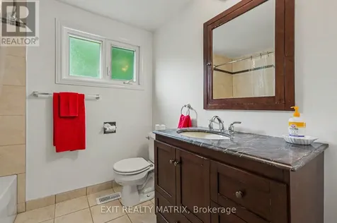 18 Highpark Crescent Ottawa ON K1B 3G8