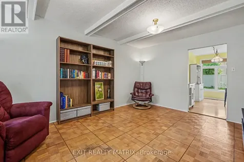 18 Highpark Crescent Ottawa ON K1B 3G8