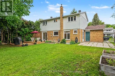18 Highpark Crescent Ottawa ON K1B 3G8