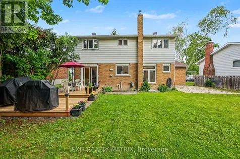 18 Highpark Crescent Ottawa ON K1B 3G8
