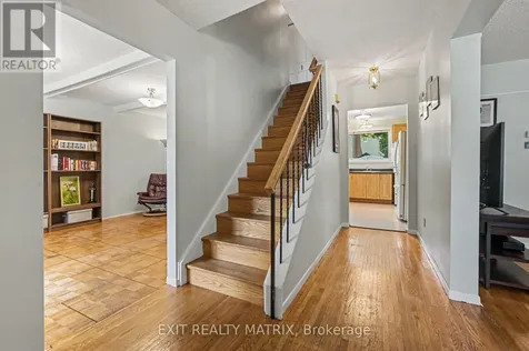 18 Highpark Crescent Ottawa ON K1B 3G8