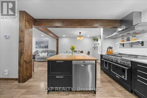 4 Bobcat Way Ottawa ON K2S 1P3
