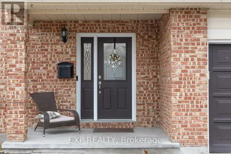 4 Bobcat Way Ottawa ON K2S 1P3