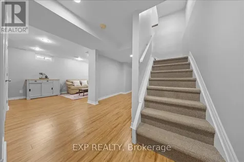 4 Bobcat Way Ottawa ON K2S 1P3