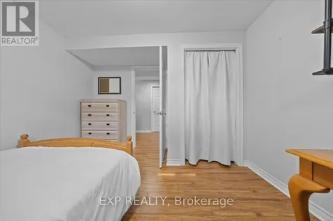 4 Bobcat Way Ottawa ON K2S 1P3