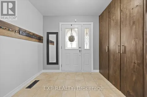 4 Bobcat Way Ottawa ON K2S 1P3