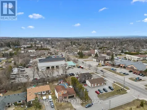 4 Bobcat Way Ottawa ON K2S 1P3