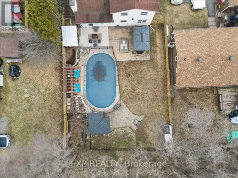 4 Bobcat Way Ottawa ON K2S 1P3
