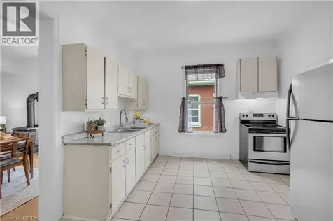 16 Ruth Street Brantford ON N3S 1L6