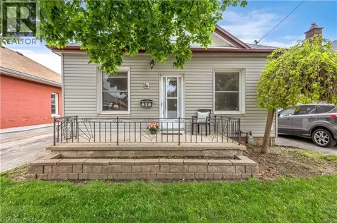 16 Ruth Street Brantford ON N3S 1L6