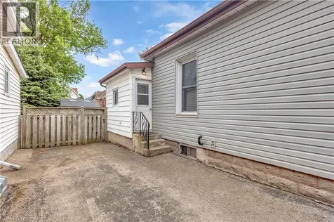 16 Ruth Street Brantford ON N3S 1L6