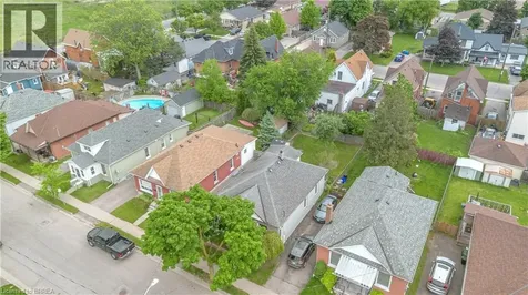 16 Ruth Street Brantford ON N3S 1L6