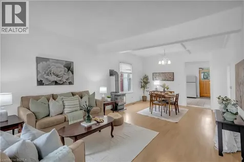 16 Ruth Street Brantford ON N3S 1L6