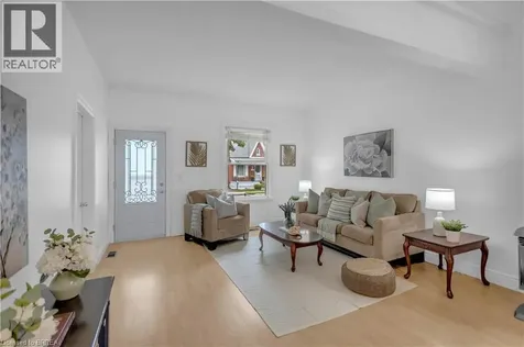 16 Ruth Street Brantford ON N3S 1L6
