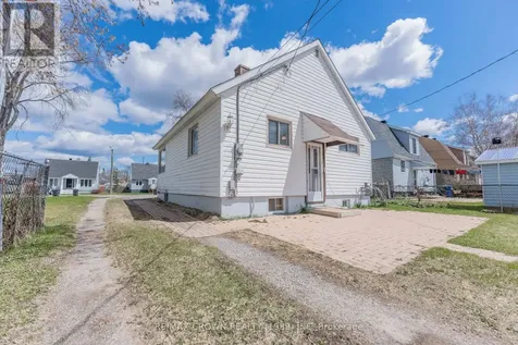 35 Bowman Avenue Kapuskasing ON P5N 1M9