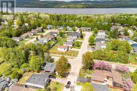 1 Tamarack Street Deep River ON K0J 1P0