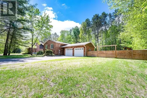 22 Country Lane Petawawa ON K8H 3J7