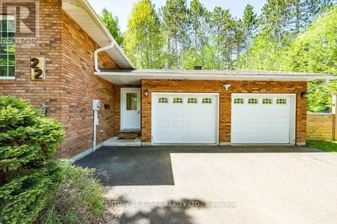22 Country Lane Petawawa ON K8H 3J7