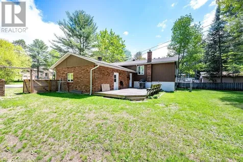 22 Country Lane Petawawa ON K8H 3J7
