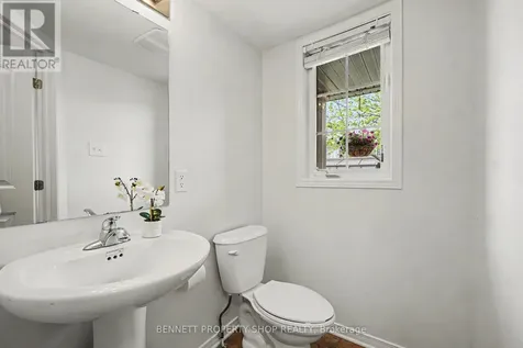 330 Laguna Street Ottawa ON K1T 0L1