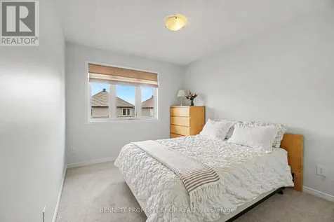 330 Laguna Street Ottawa ON K1T 0L1