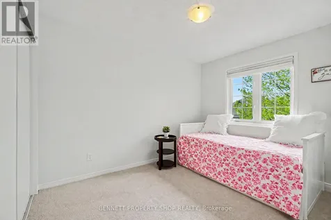 330 Laguna Street Ottawa ON K1T 0L1