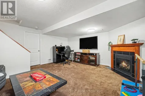 330 Laguna Street Ottawa ON K1T 0L1