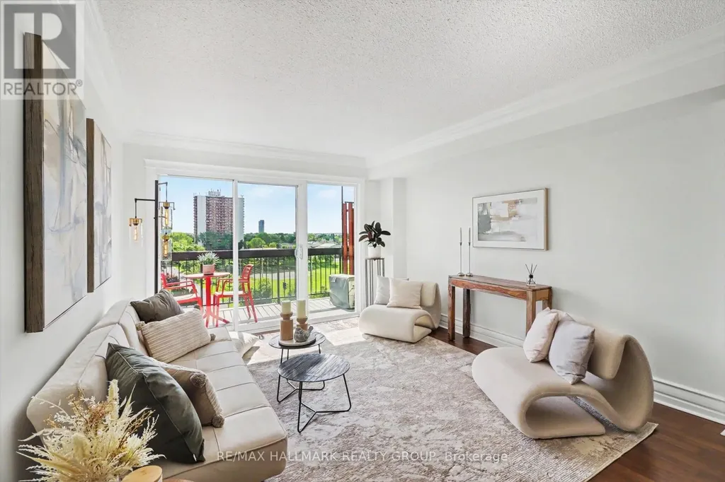 158C Mcarthur Avenue Ottawa ON K1L 8E7