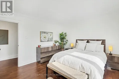 158C Mcarthur Avenue Ottawa ON K1L 8E7
