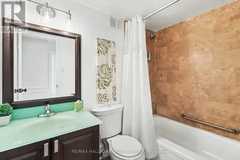 158C Mcarthur Avenue Ottawa ON K1L 8E7