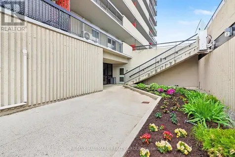 158C Mcarthur Avenue Ottawa ON K1L 8E7