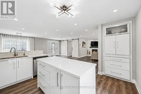 13 Bathurst Street Ottawa ON K2W 1A7