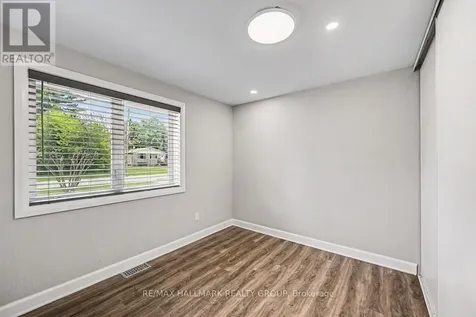 13 Bathurst Street Ottawa ON K2W 1A7