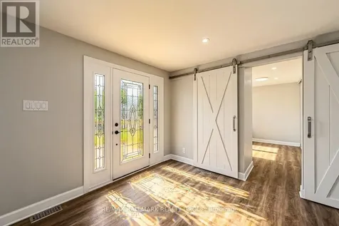 13 Bathurst Street Ottawa ON K2W 1A7