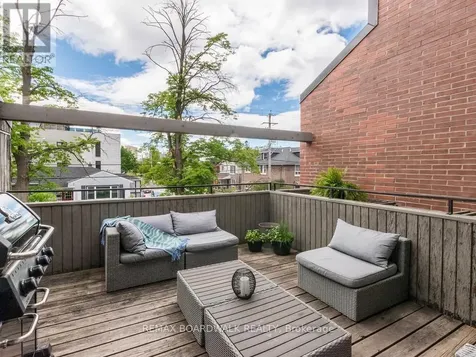 41 Putman Avenue Ottawa ON K1M 1Z1