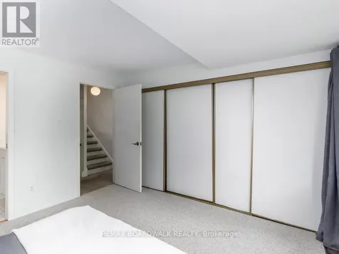 41 Putman Avenue Ottawa ON K1M 1Z1