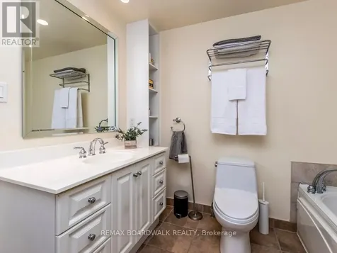 41 Putman Avenue Ottawa ON K1M 1Z1