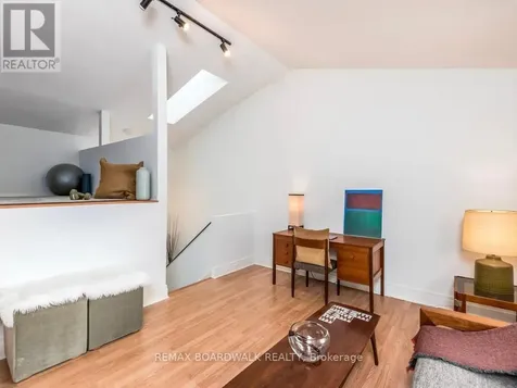 41 Putman Avenue Ottawa ON K1M 1Z1